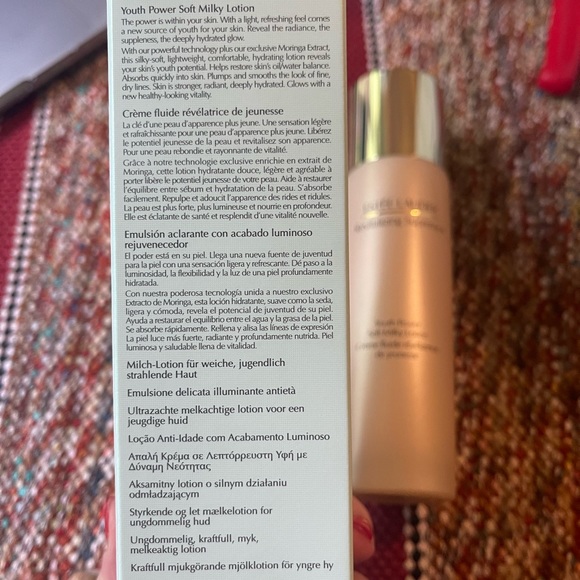 Estée Lauder Revitalizing Supreme+ Youth Power Soft Milky Lotion Moisturizer NIB - Picture 3 of 5
